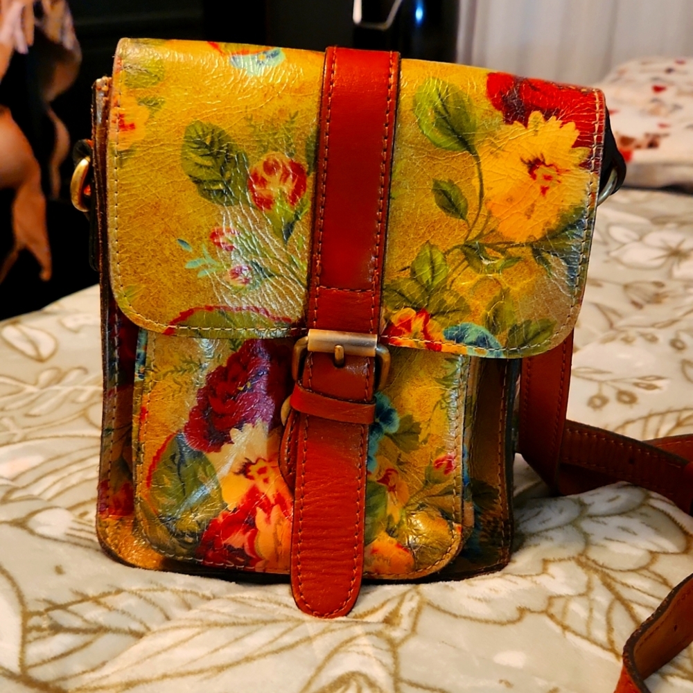 Patricia Nash cross body purse